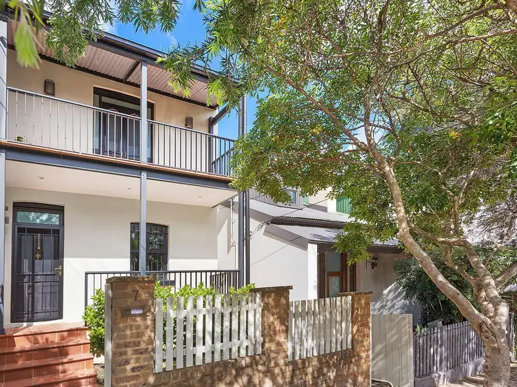 7 Margaret Street