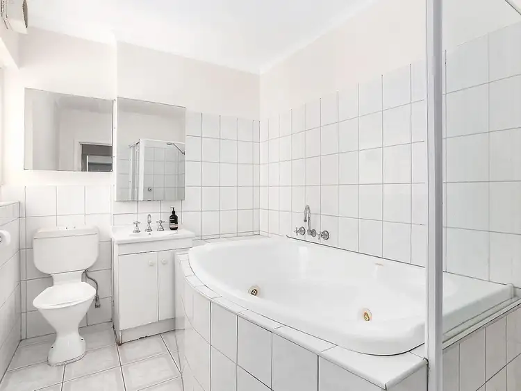 Fourth view of Homely apartment listing, 4/10 Mitford Street, St Kilda VIC 3182