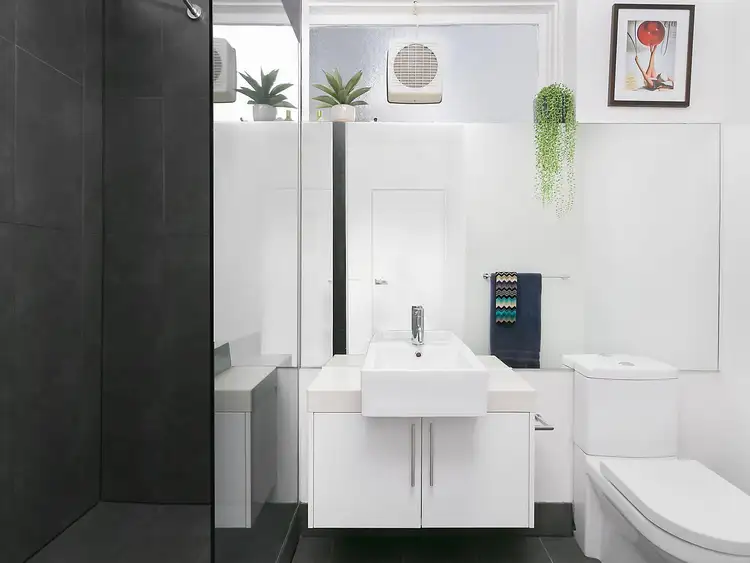 Fifth view of Homely apartment listing, 2/32 Fulton Street, St Kilda East VIC 3183