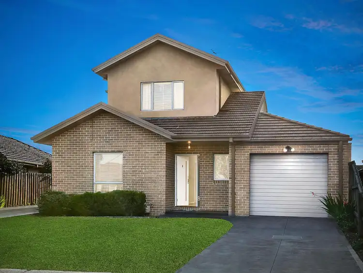 Main view of Homely townhouse listing, 1/19 Maude Avenue, Glenroy VIC 3046
