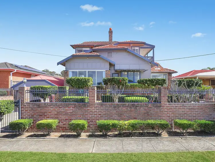 Main view of Homely house listing, 10 Grandview Avenue, Seven Hills NSW 2147