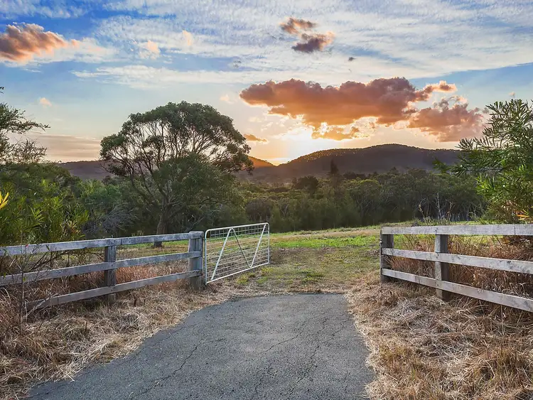 152 Bakali Road, Forresters Beach NSW 2260