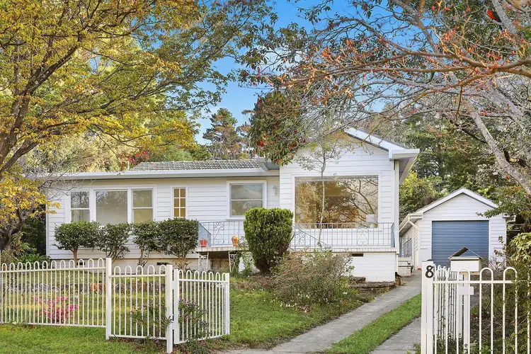 8 Yanko Avenue, Wentworth Falls NSW 2782