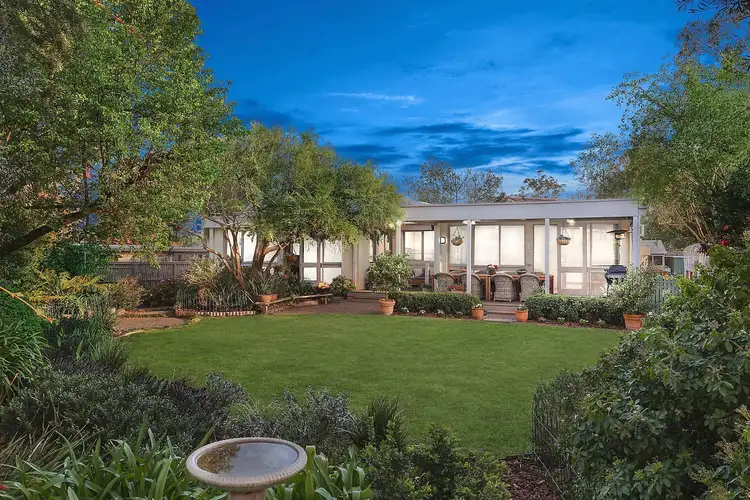 11 Eden Valley Close, Vermont South VIC 3133