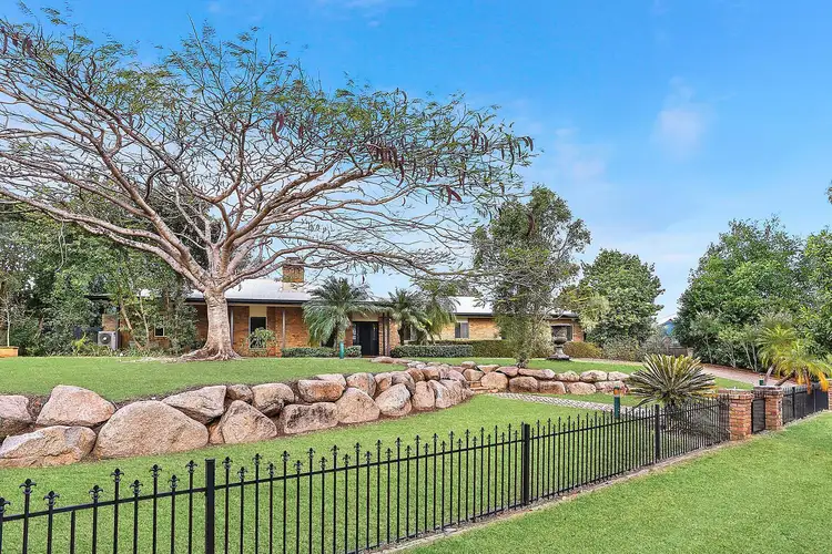 15 Lagoon Crescent, Bellbowrie QLD 4070
