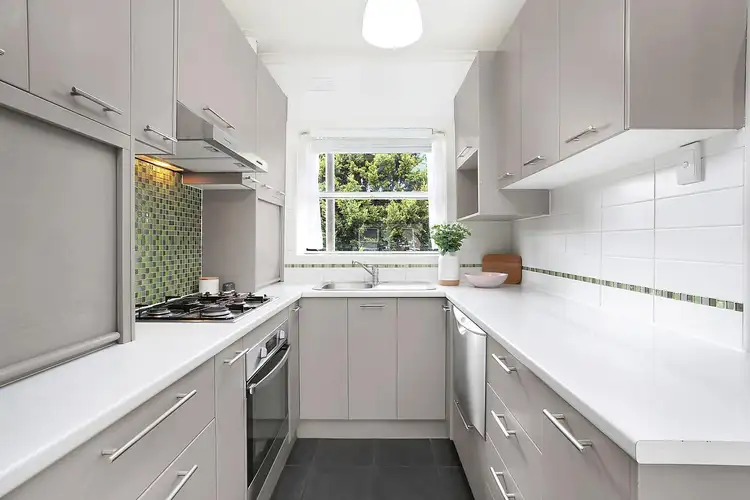 Fourth view of Homely apartment listing, 10/122 Beach Road, Parkdale VIC 3195