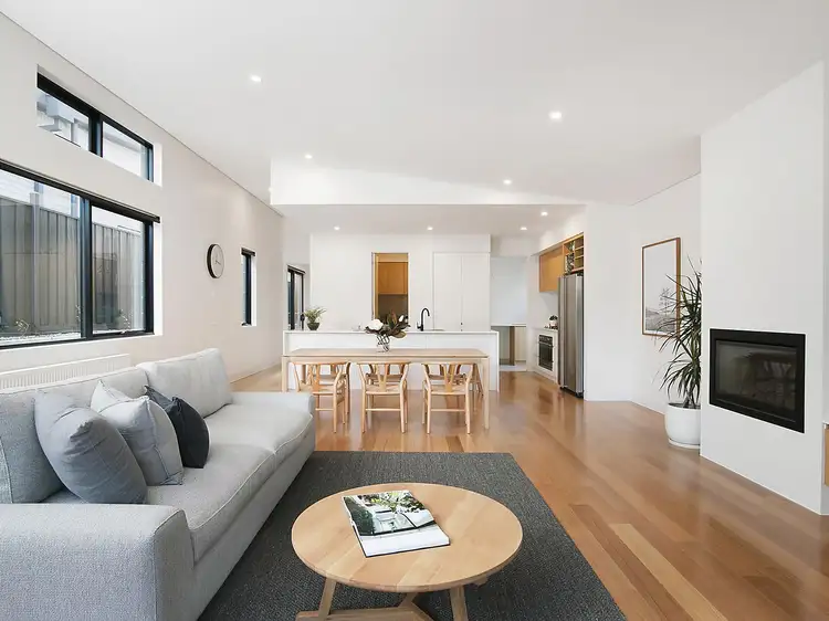 8 Frank Street, Newtown VIC 3220