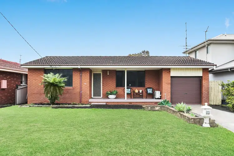 12 Captain Cook Crescent, Long Jetty NSW 2261