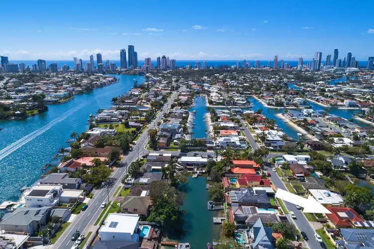 8 Monterey Court, Broadbeach Waters QLD 4218