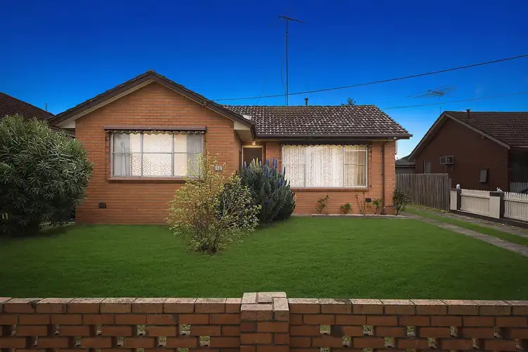 16 Hitchcock Street, Breakwater VIC 3219