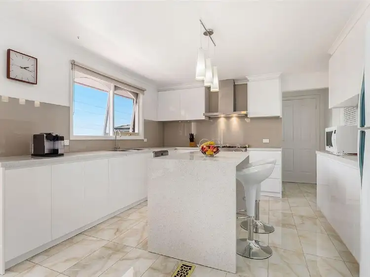 41 Heatherlea Drive, Wheelers Hill VIC 3150