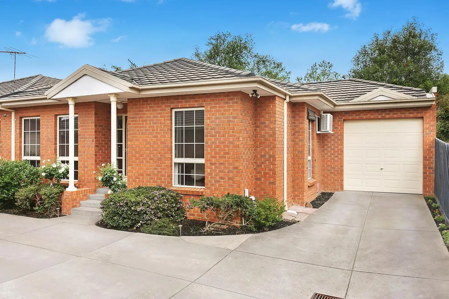 Main view of Homely villa listing, 3/16 Therese Avenue, Mount Waverley VIC 3149