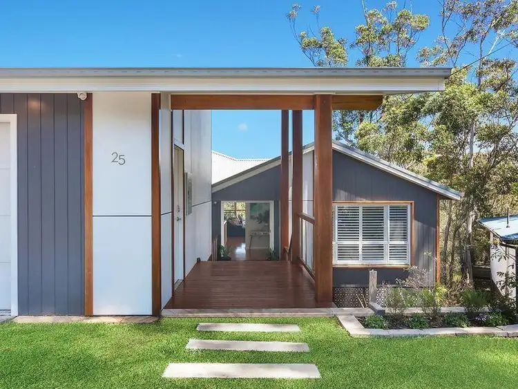 25 Surf Rider Avenue, North Avoca NSW 2260