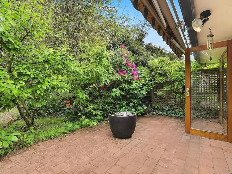 14 Farnham Avenue, Wentworth Falls NSW 2782