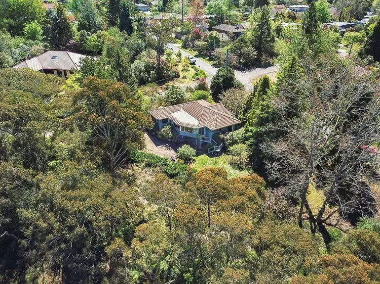 Sixth view of Homely house listing, 2 Pine Avenue, Wentworth Falls NSW 2782