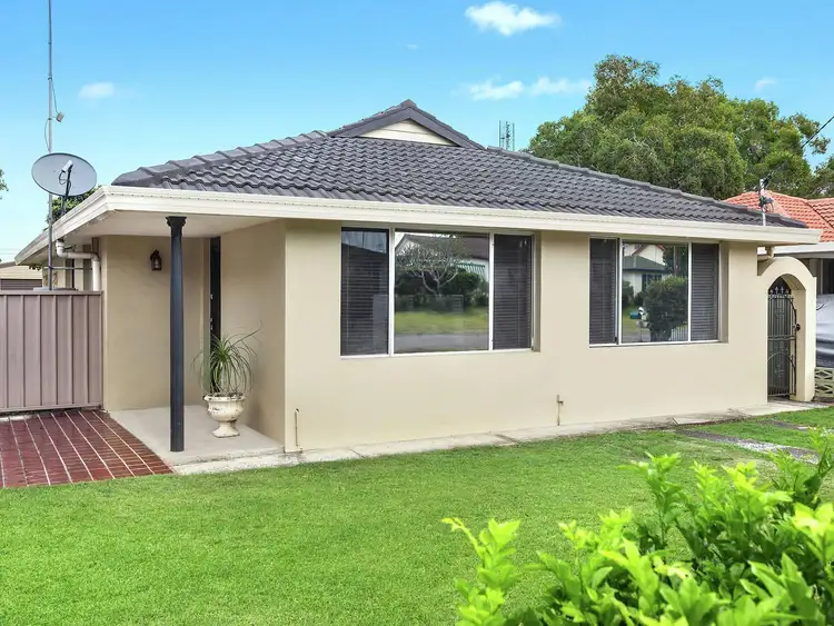 26 Mackenzie Avenue, Woy Woy NSW 2256