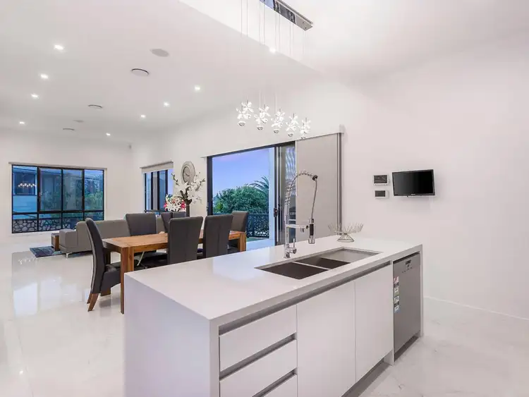 Sixth view of Homely house listing, 4 Bowman Place, Mount Ommaney QLD 4074