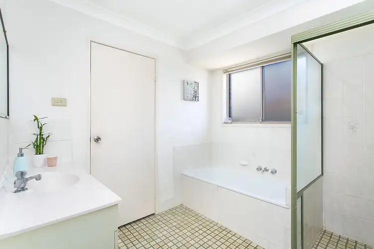 Fifth view of Homely semi-detached listing, 1/27 Nina Parade, Arundel QLD 4214