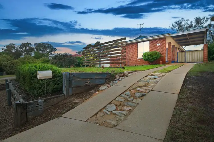 28 Hayley Crescent, Queanbeyan NSW 2620