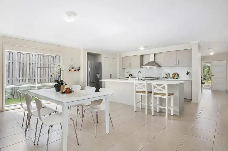 7 William Drysdale Close, Redbank Plains QLD 4301