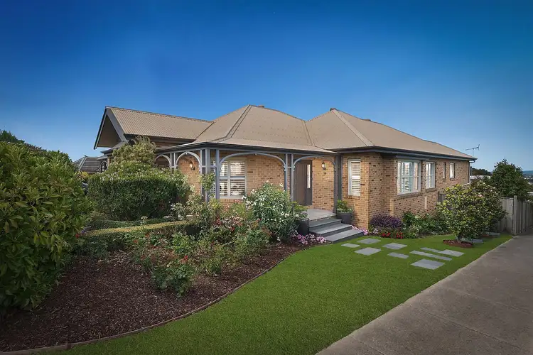 19 Highland Way, Highton VIC 3216