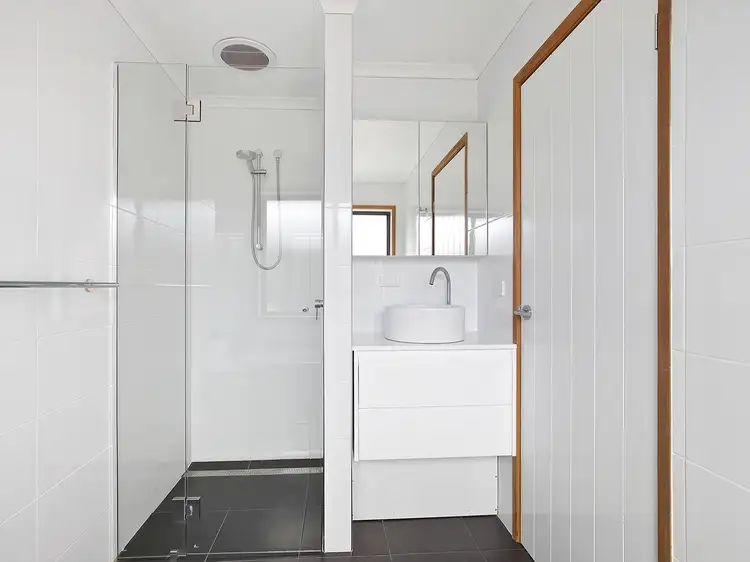 Fifth view of Homely house listing, 17 Conrad Court, Whittington VIC 3219