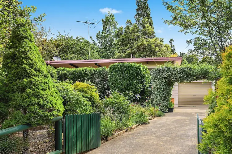 20 Yanko Avenue, Wentworth Falls NSW 2782