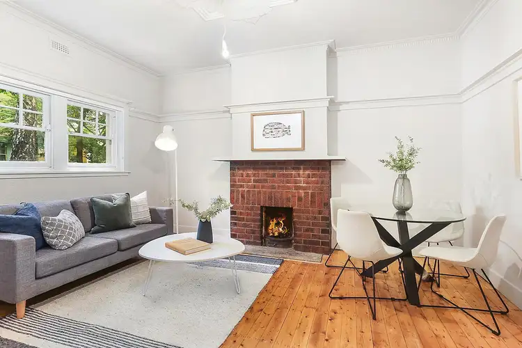 2/6 West Beach Road, St Kilda West VIC 3182
