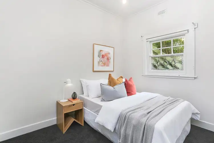 Fifth view of Homely apartment listing, 2/6 West Beach Road, St Kilda West VIC 3182