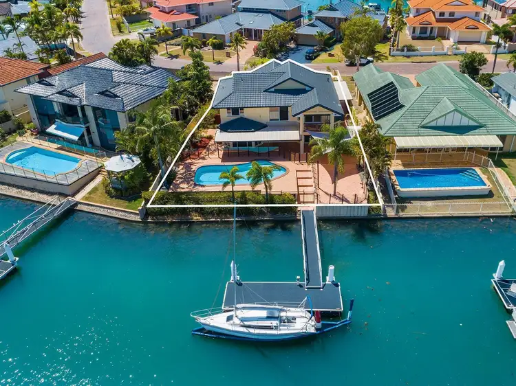 18 Mainroyal Court, Raby Bay QLD 4163
