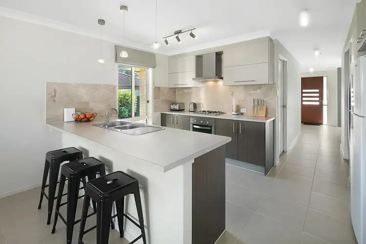 17 Deniston Circuit