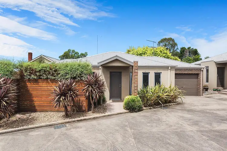 2/4 BELFAST Street, Newtown VIC 3220