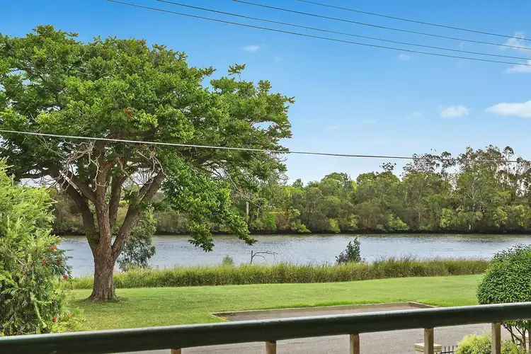 27 Esplanade, Yeronga QLD 4104