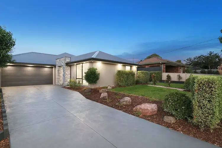 60 Narr Maen Drive, Croydon Hills VIC 3136