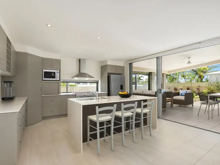 21 Sovereign Circuit, Pelican Waters QLD 4551