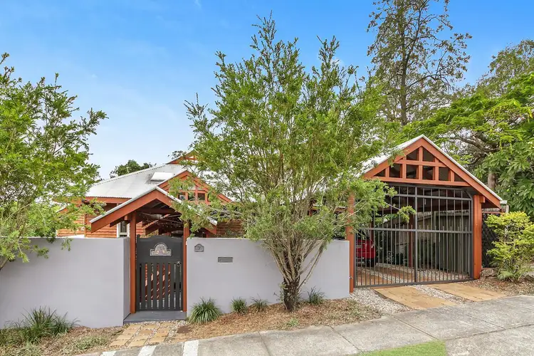 7 The Drive, Bardon QLD 4065