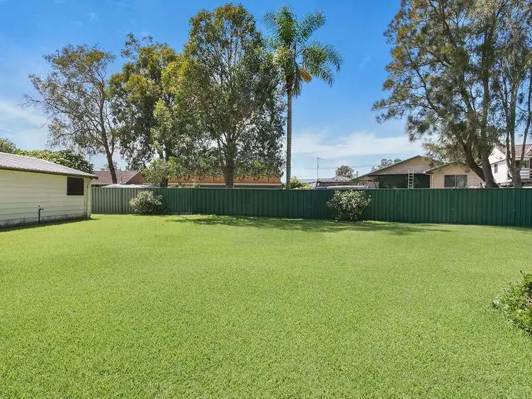 Fifth view of Homely house listing, 8 Scullin Place, Berkeley Vale NSW 2261