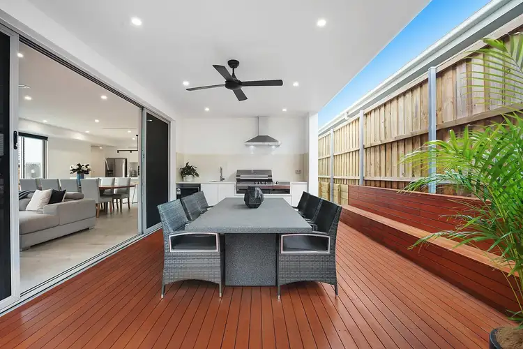 16 Kinloch Street, Gledswood Hills NSW 2557