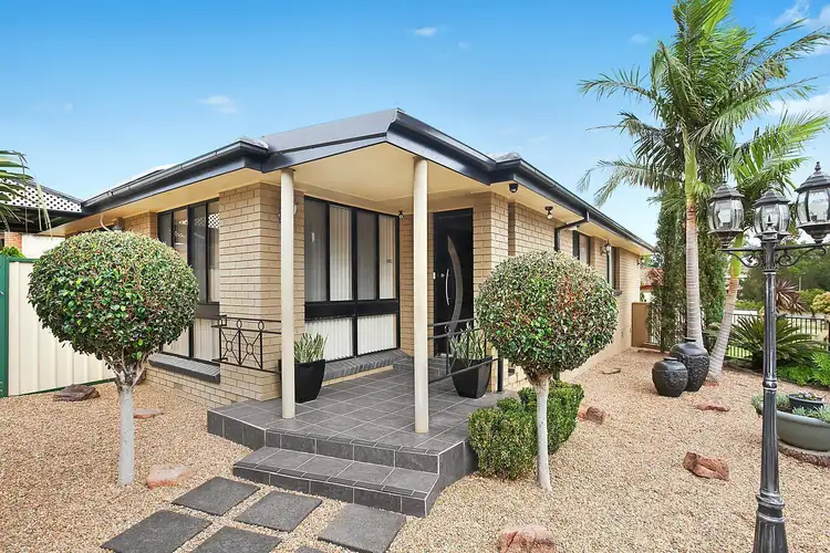 8 Keneally Crescent, Edensor Park NSW 2176