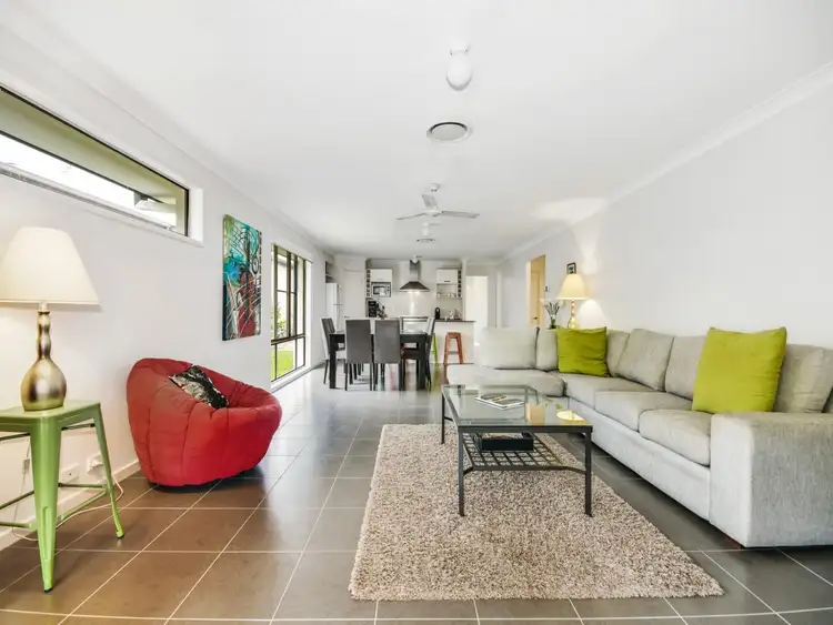 5 Kurrajong Crescent, Meridan Plains QLD 4551