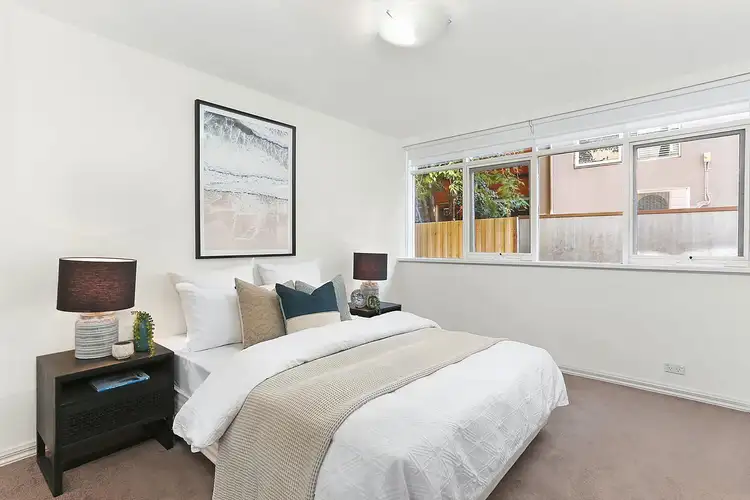 Fifth view of Homely apartment listing, 2/10 Austin Avenue, Elwood VIC 3184