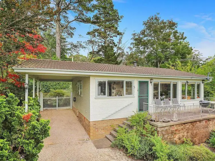 16 Yanko Avenue, Wentworth Falls NSW 2782
