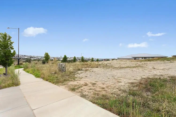 18 Borough Ridge, Googong NSW 2620