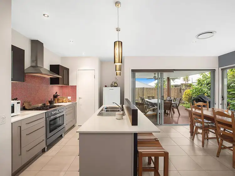 7 Quinine Crescent, Mountain Creek QLD 4557