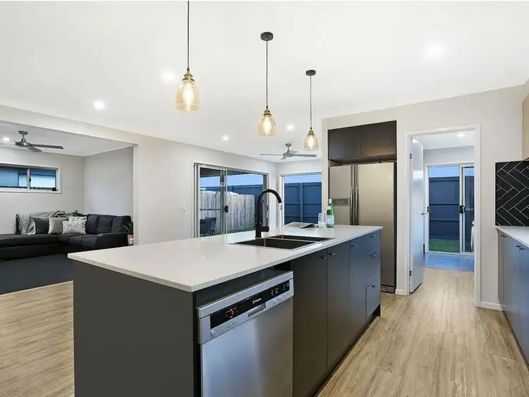 5 Thomas Close, Caloundra West QLD 4551