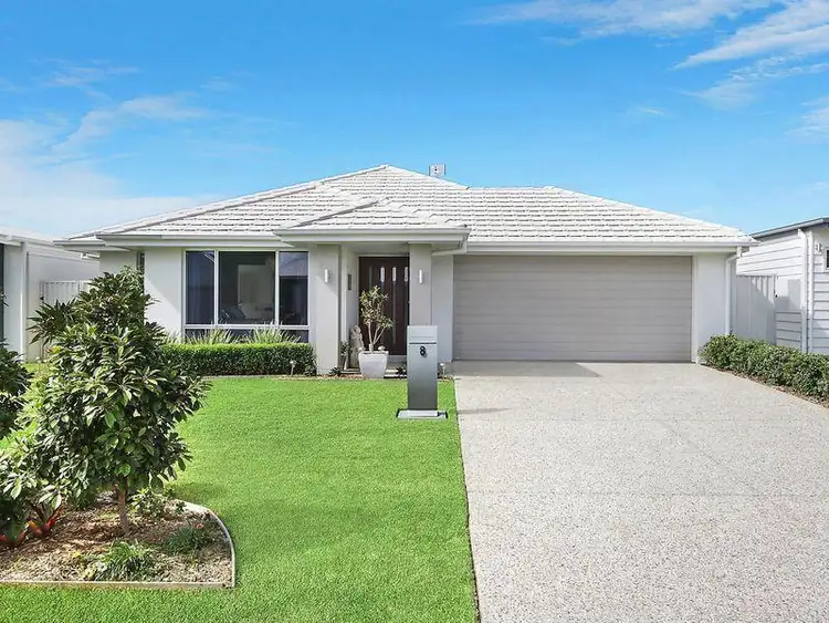 8 Maclamond Drive, Pelican Waters QLD 4551
