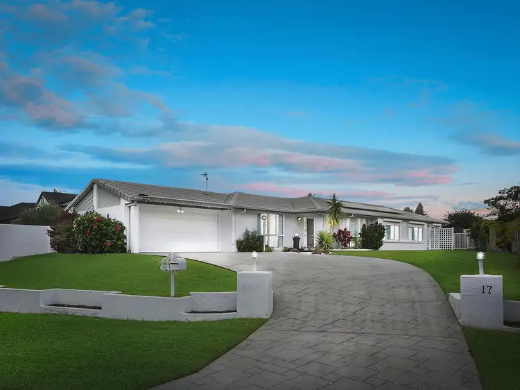 17 Ben Hogan Crescent, Parkwood QLD 4214