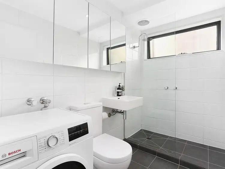 Fifth view of Homely apartment listing, 2/99 Spray Street, Elwood VIC 3184
