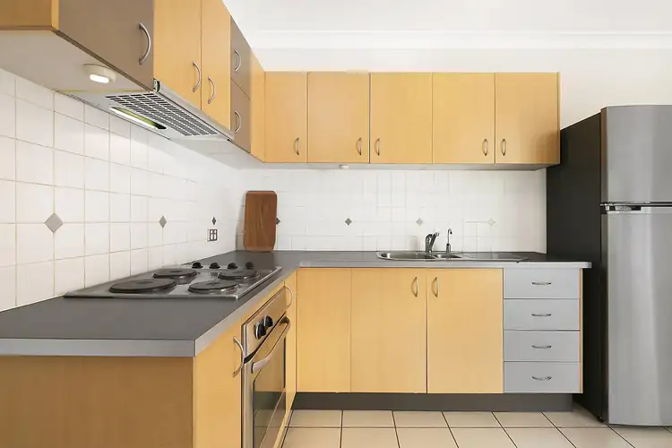 Second view of Homely apartment listing, 4/83 Linton Street, Kangaroo Point QLD 4169