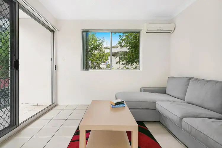 Third view of Homely apartment listing, 4/83 Linton Street, Kangaroo Point QLD 4169